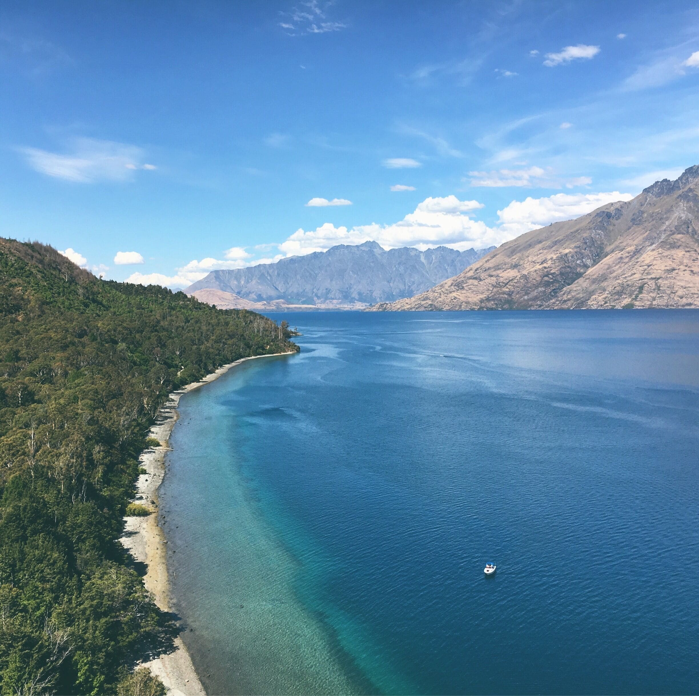 WHERE BLUE MEETS GREEN. 

Looking out across Lake Wakatipu from the lookout at Bobs Cove is one of Queenstown's lesser known viewpoints and one of my favourite local spots. 

The reward after a scorching hot walk is a swim in the fresh blue waters below.

#Blue #Queenstown #NewZealand #Parks