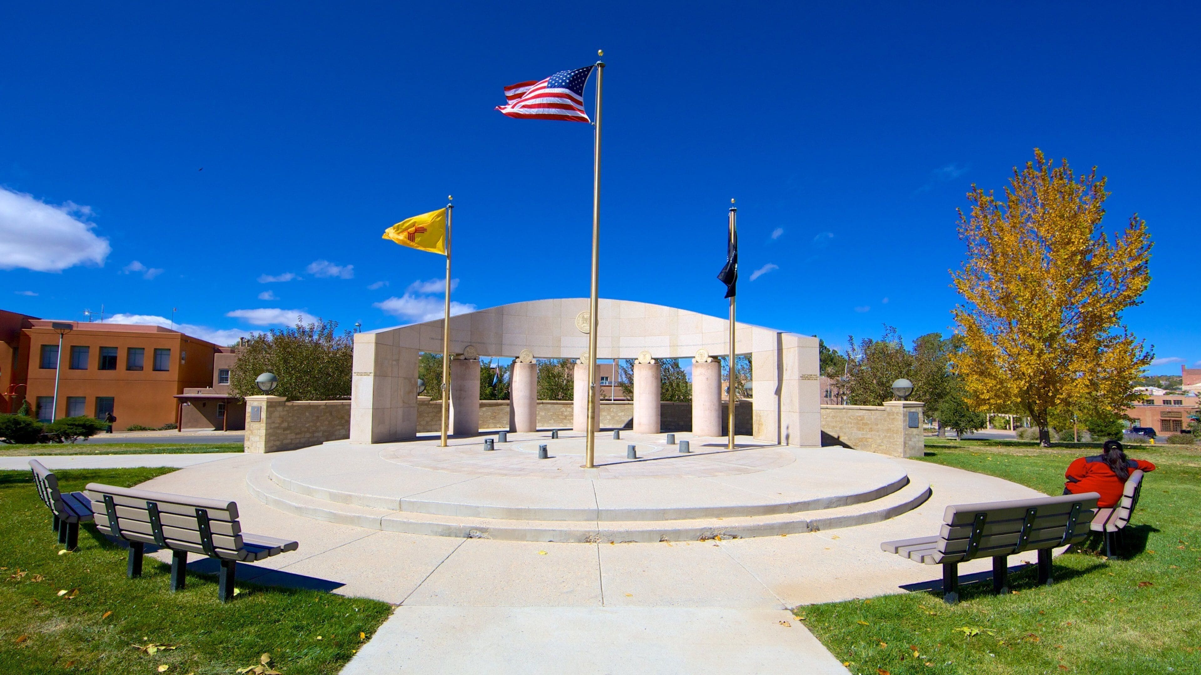 Santa Fe which includes a monument, a garden and a memorial