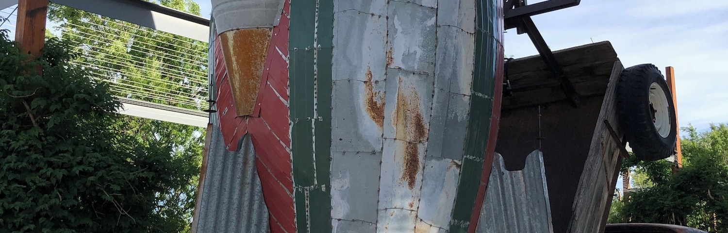 One many downtown art museums in the Railroad District of Sante Fe.