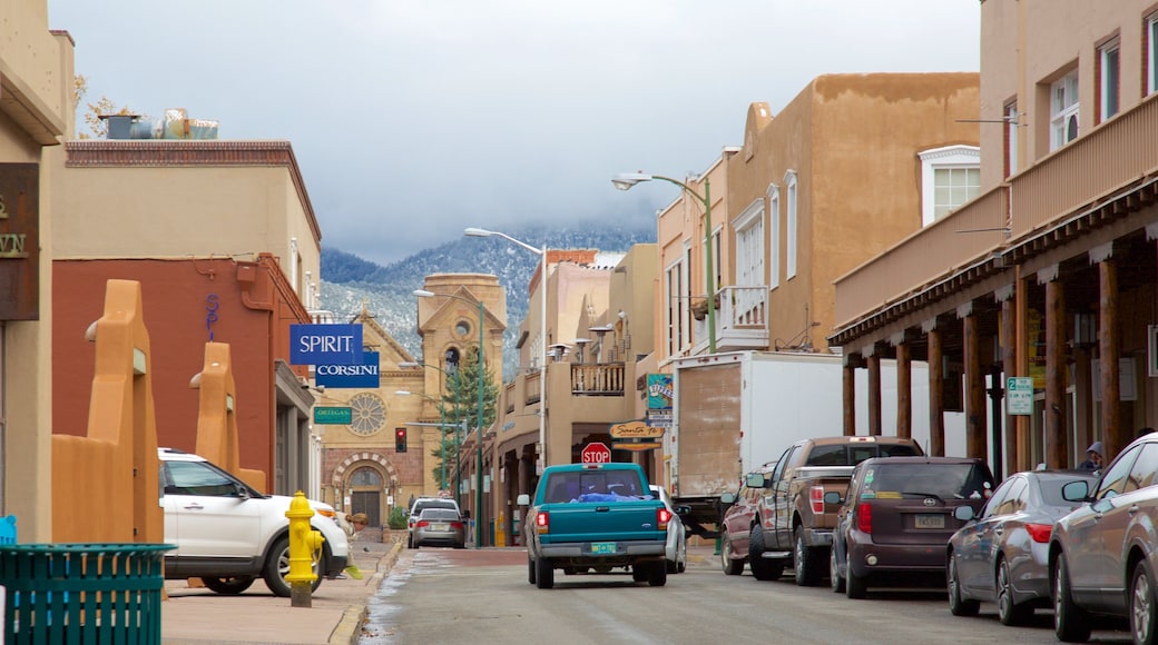 Santa Fe mettant en vedette scènes de rue