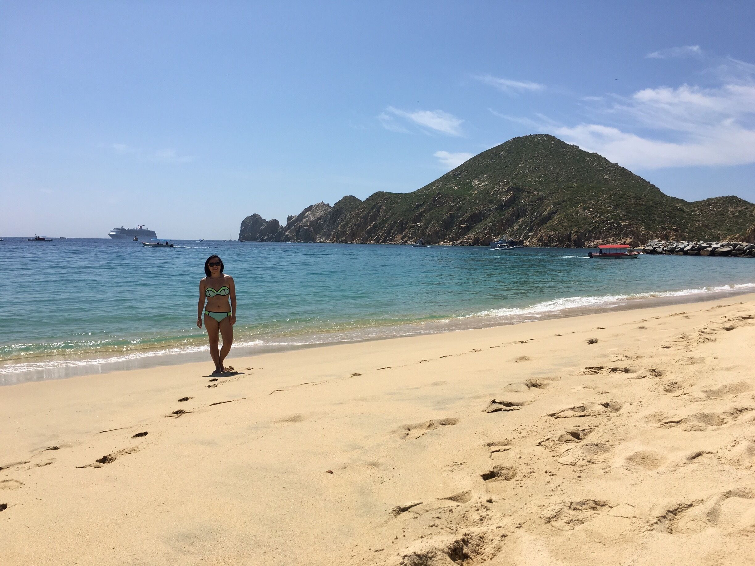 Beaching it up in cabo! #endlesssummer #frogbikini 