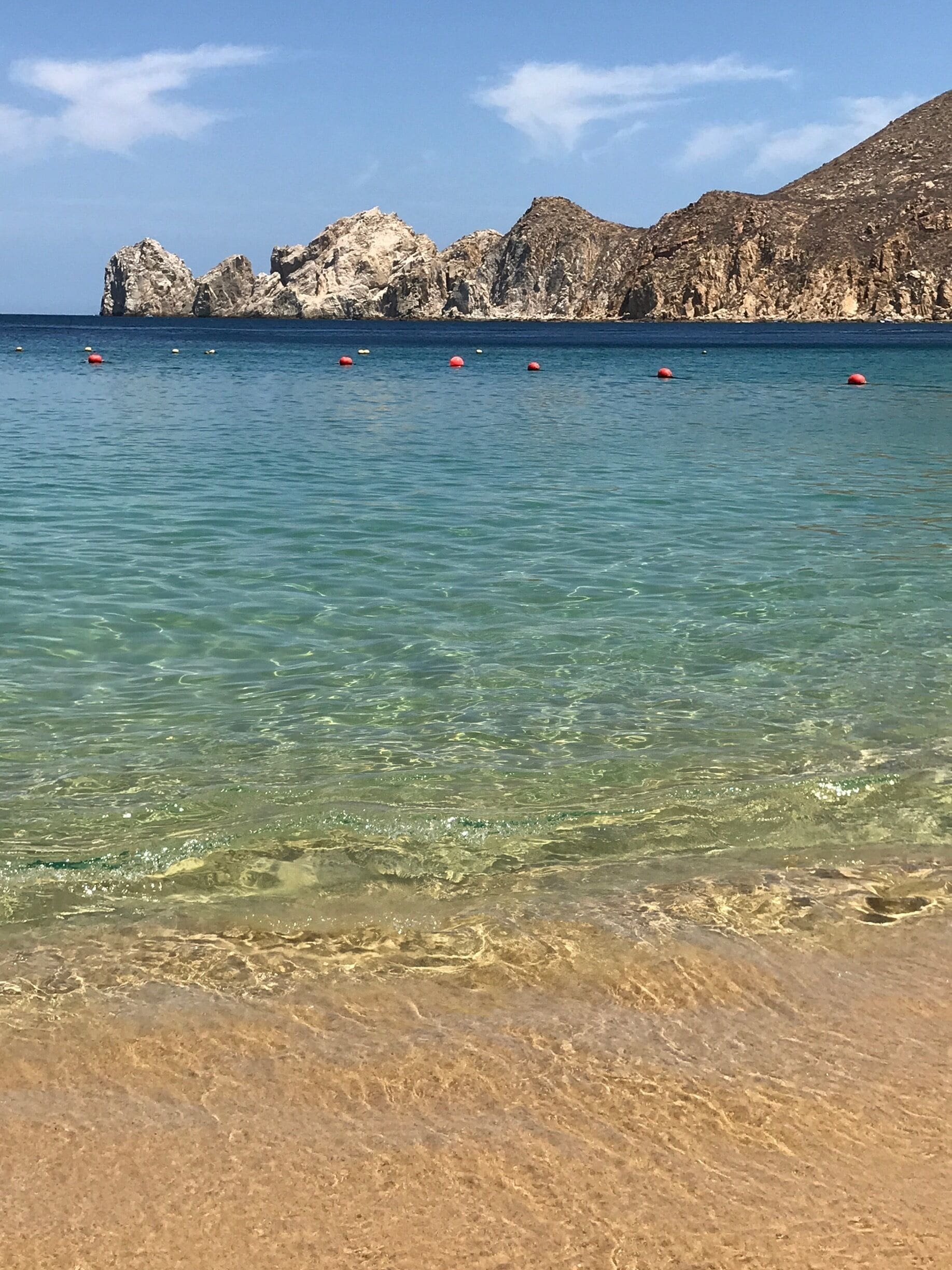 Beautiful crystal clear water with a great view of El Arco. Numerous beach bars to chill at .
#CaboSanLucas #Mexico #Baja  #TheArch #LoversBeach #MedanoBeach