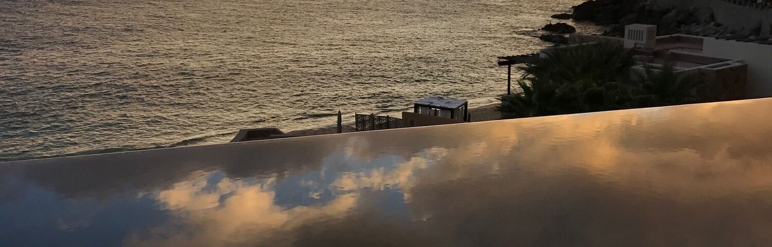 Amazing sunset reflection in the private plunge pool
#theresortatpedregal #cabo