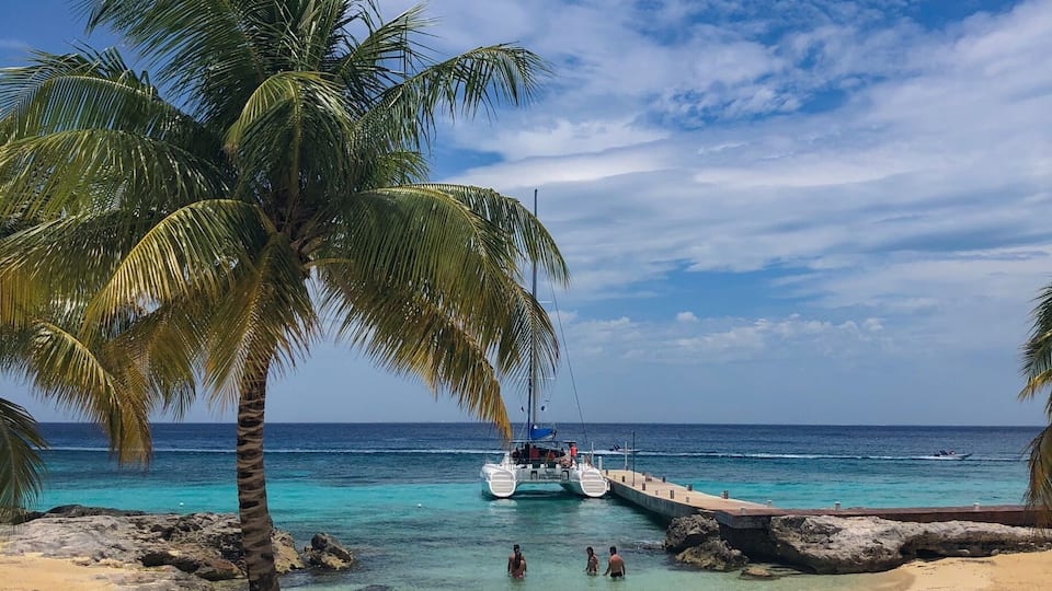 The midday sun only makes this place even more attractive. If going to #Cozumel, try and stay at one of the many hotels that, like the #Westin, have easy access to snorkel-worthy waters. The reef is right there! #LifeAtExpedia #beach #snorkel #mexico
