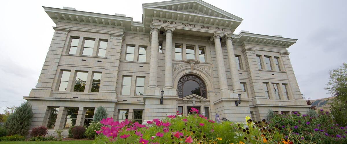 密蘇拉 呈现出 遺跡建築, 野花 和 公園