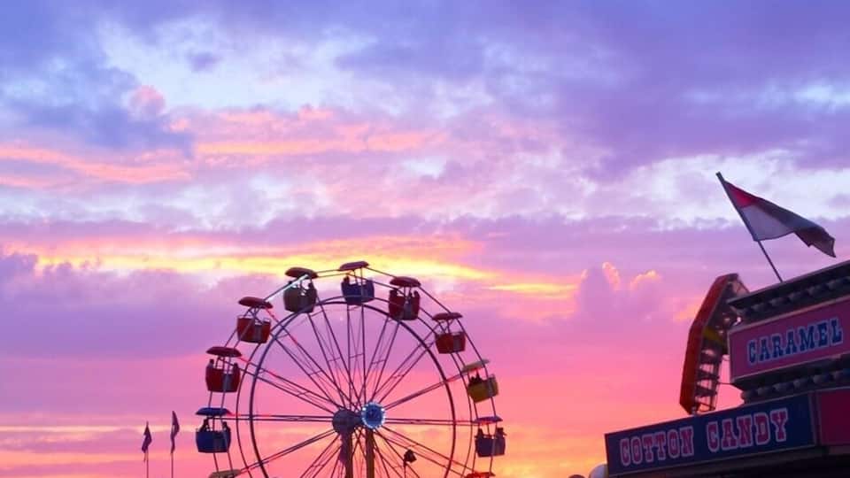 The best thing to do in Missoula is to go to the Rodeo and Fair.
Great food, fun rides and a thrilling rodeo.
Go at sunset to catch the best views of the #colorful