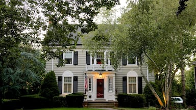 New Haven que incluye un parque y una casa