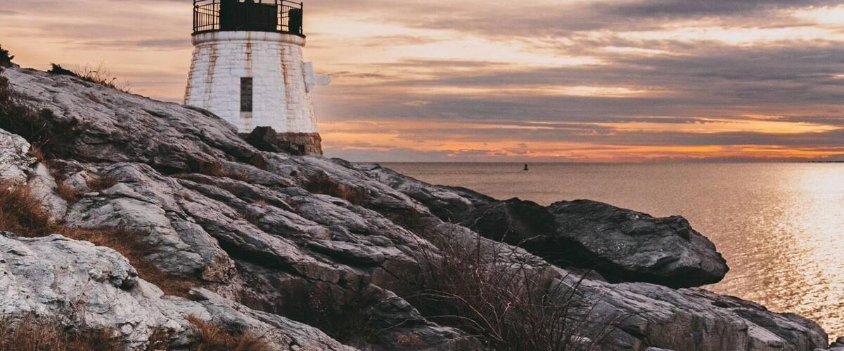 South facing shot. Gorgeous for sunsets. Beware of tourists and other photographers. Busy spot.