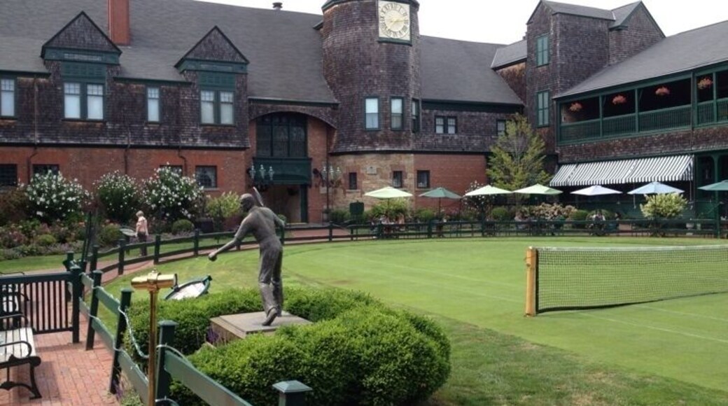 For tennis junkies like me, this is a must see. Took a vc guided tour of the museum, then played a couple sets on the grass; great afternoon!