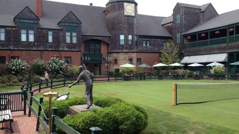 For tennis junkies like me, this is a must see. Took a vc guided tour of the museum, then played a couple sets on the grass; great afternoon!