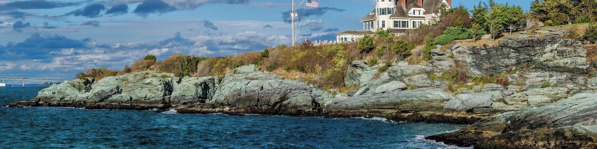 The Castle Hill inn was built as a private residence in 1874 and today it is wonderfully persevered as a historical inn and provides great views of the Atlantic Ocean and the beginning of Narraganset Bay.
A few minutes walk is the Castle Hill Lighthouse. Definitely worth the walk.