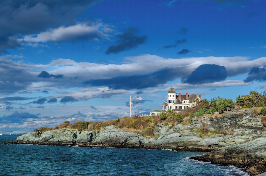 The Castle Hill inn was built as a private residence in 1874 and today it is wonderfully persevered as a historical inn and provides great views of the Atlantic Ocean and the beginning of Narraganset Bay.
A few minutes walk is the Castle Hill Lighthouse. Definitely worth the walk.