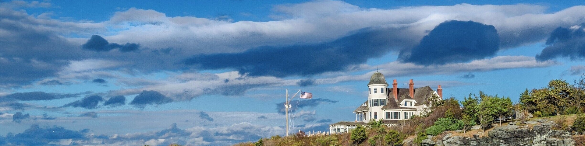 The Castle Hill inn was built as a private residence in 1874 and today it is wonderfully persevered as a historical inn and provides great views of the Atlantic Ocean and the beginning of Narraganset Bay.
A few minutes walk is the Castle Hill Lighthouse. Definitely worth the walk.