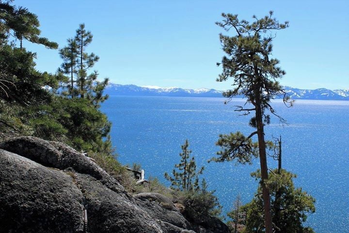 This place was so serial. We made a giant loop from Vegas to Death Valley and I have no ugly pictures! Stunning views everywhere.
