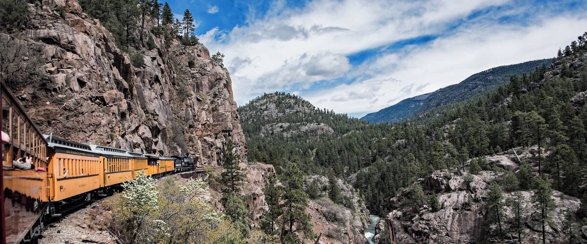 A visit to Durango isn't complete until you ride the Durango-Silverton Narrow Gauge rail road! Spectacular views from the historic train. Just sit back and enjoy. For this shot, I went outside on the platform of the last car to get a shot along the whole length of the train.
#railroad
#train
#historic_rail_journey
#adventure
#history