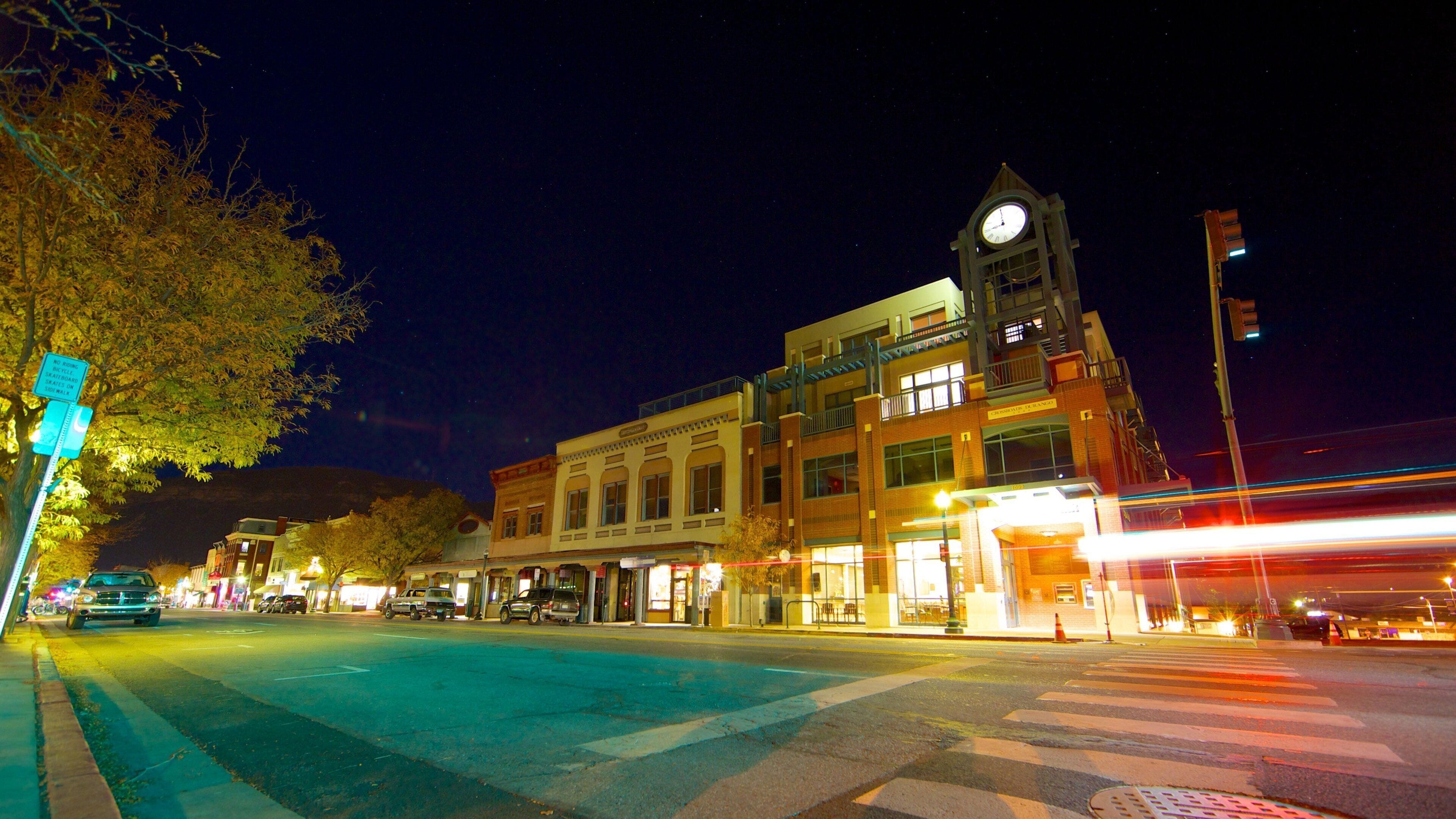 Durango - Purgatory que incluye escenas cotidianas, escenas nocturnas y una ciudad