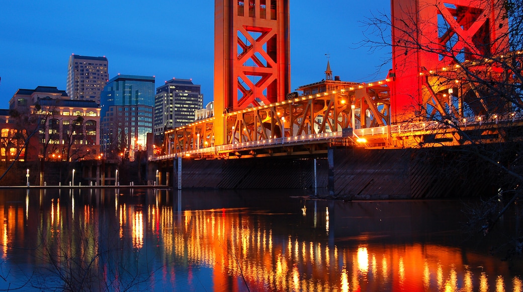 The Tower Bridge Crosses the Merced River in the heart of Downtown Sacramento, California