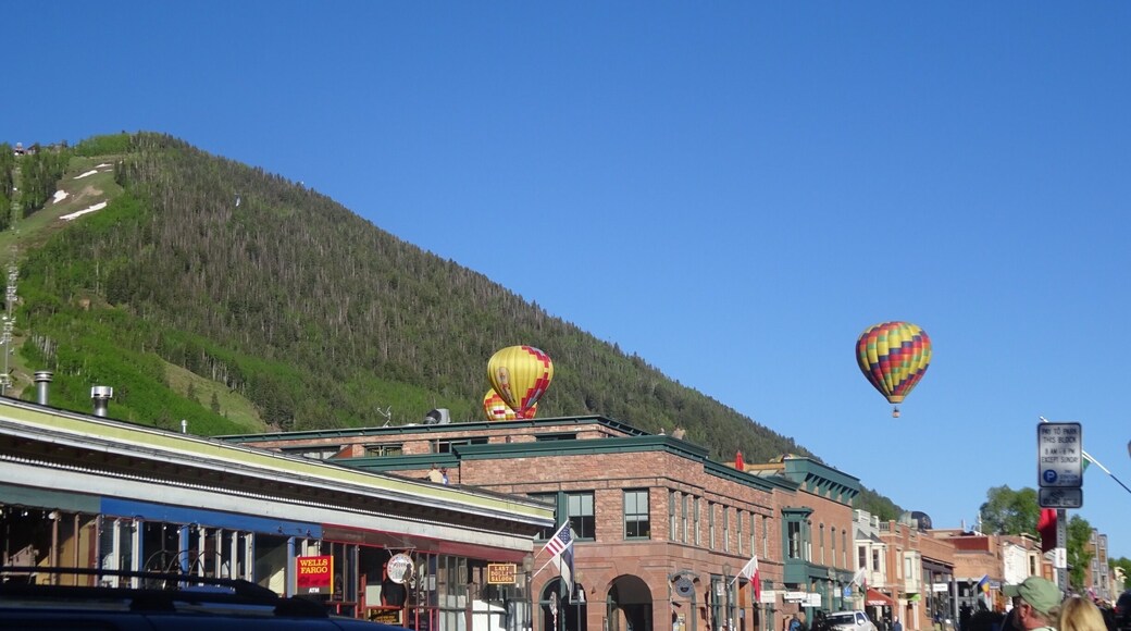 Hot air balloons floating over telluride.