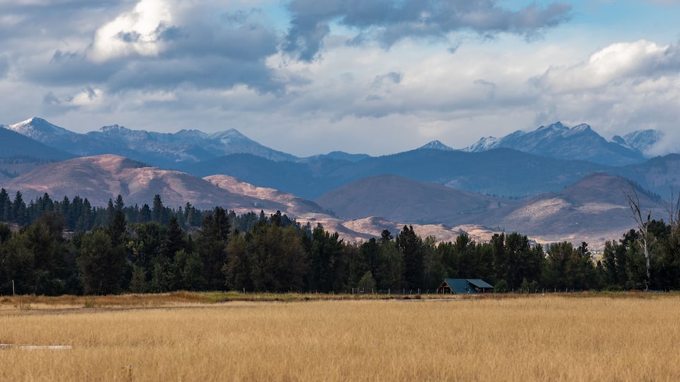 Snowy mountains over the Methow Valley