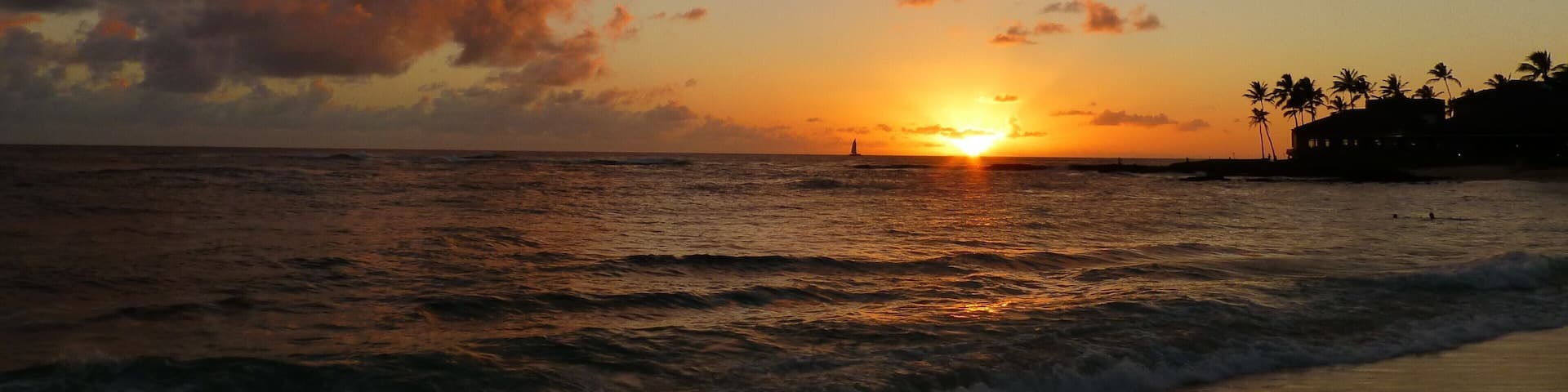Amazing, bold October sunset on Poipu Beach near the Kiahuna Plantation ... a wonderful place to create fun family memories ... #LifeAtExpedia