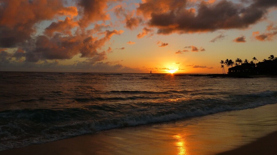 Amazing, bold October sunset on Poipu Beach near the Kiahuna Plantation ... a wonderful place to create fun family memories ... #LifeAtExpedia