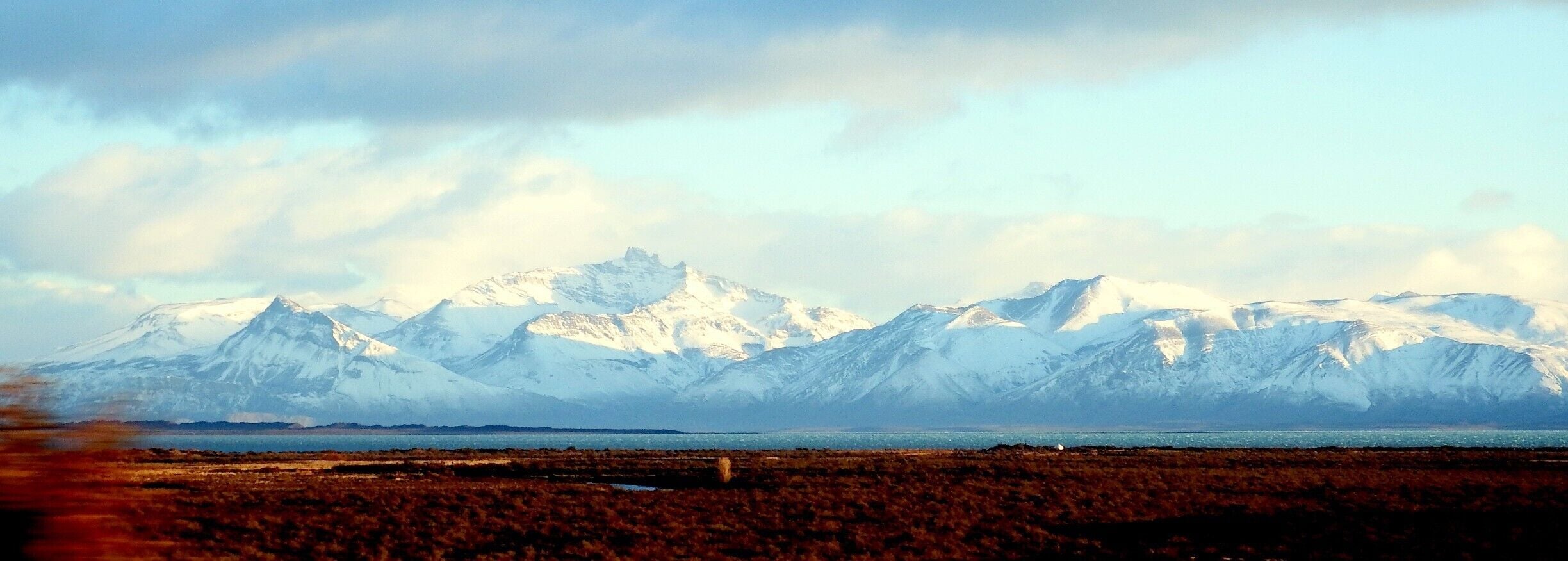 Patagônia argentina, com a linda vista dos Andes argentinos no inverno.