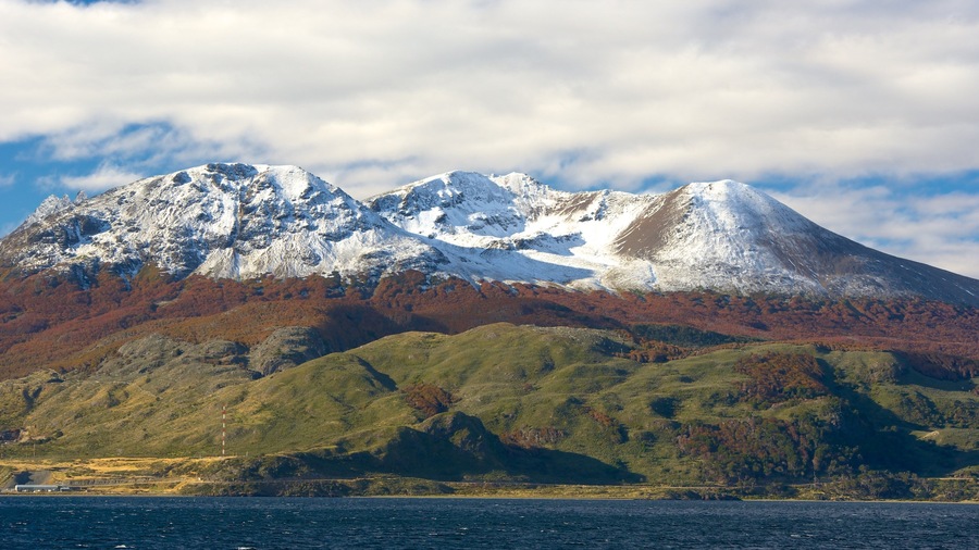 Patagonia Region showing tranquil scenes, landscape views and mountains