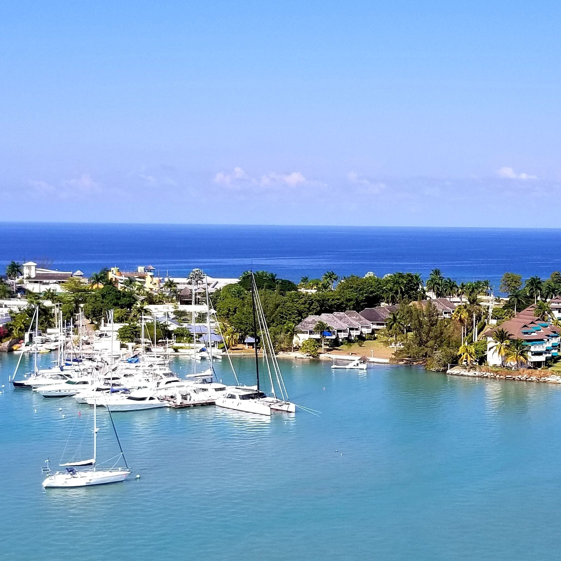 It was a warm, sunny day in Montego Bay today. The turquoise sea and sky could easily blend together as one.

#montegobay #jamaica #bluesky #bluewaters #wanderfulwednesday #travelmatters