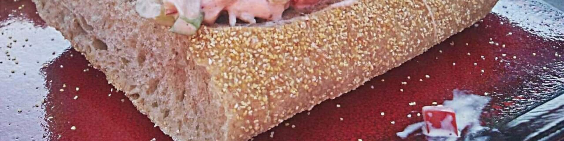 Farm Fresh Market carries some awesome lobster for all the lobster staples! Lobster roll for the win! #market