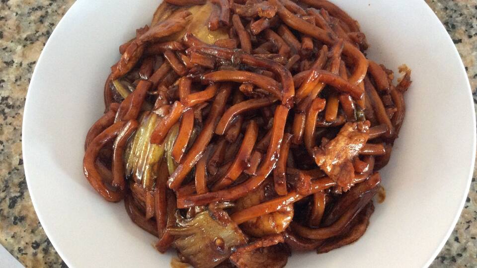 This noodle dish is popularly known as "Tai Look Mien" in Kuala Lumpur.
