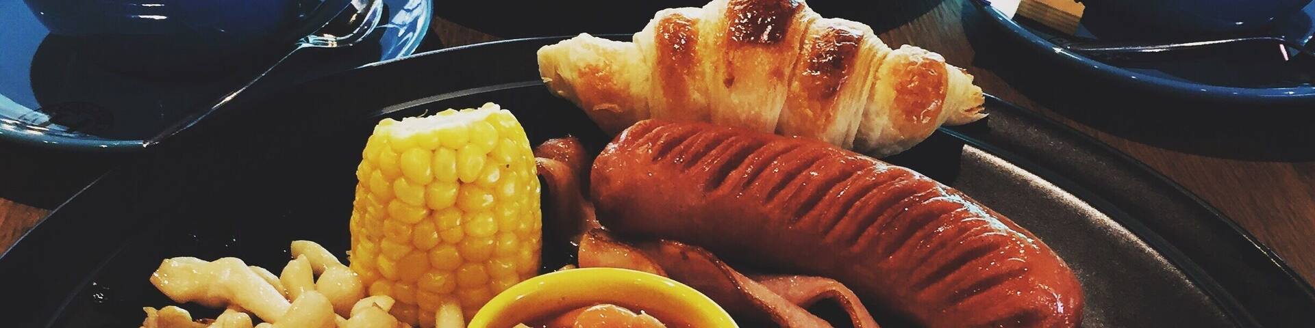 One of the nicer cafes around this area. There's another 3 more cafes worth checking out around this place. Enjoyed the big breakfast and coffee.