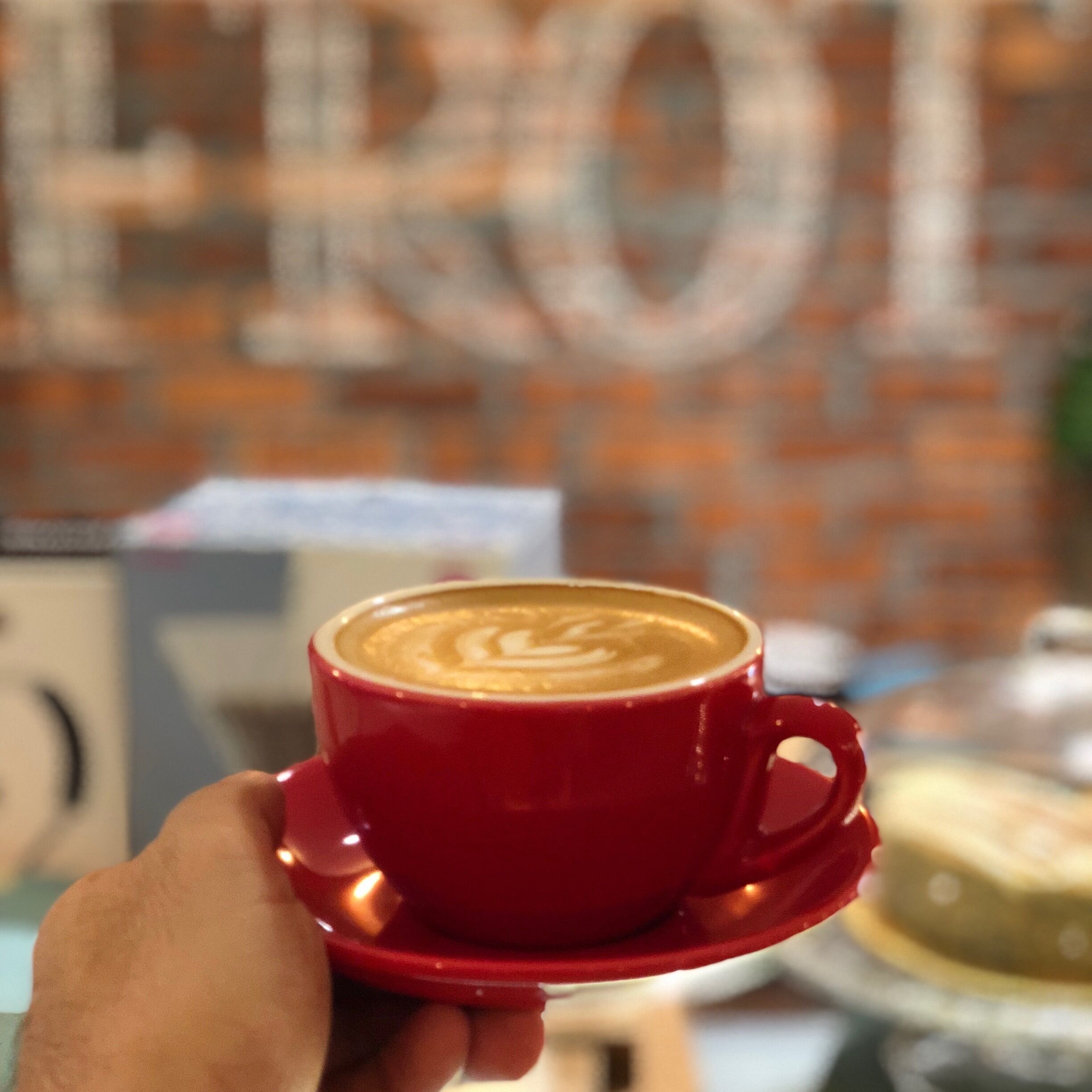 Nice little cafe just opposite the GSC cinema. Grab a quick cuppa while you wait for your movie. Friendly and knowledgeable barista. Enjoy!