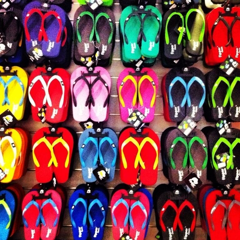 Comfortable & Coloruful flip-flops for men and women. Choose your colour and step into the sun :)