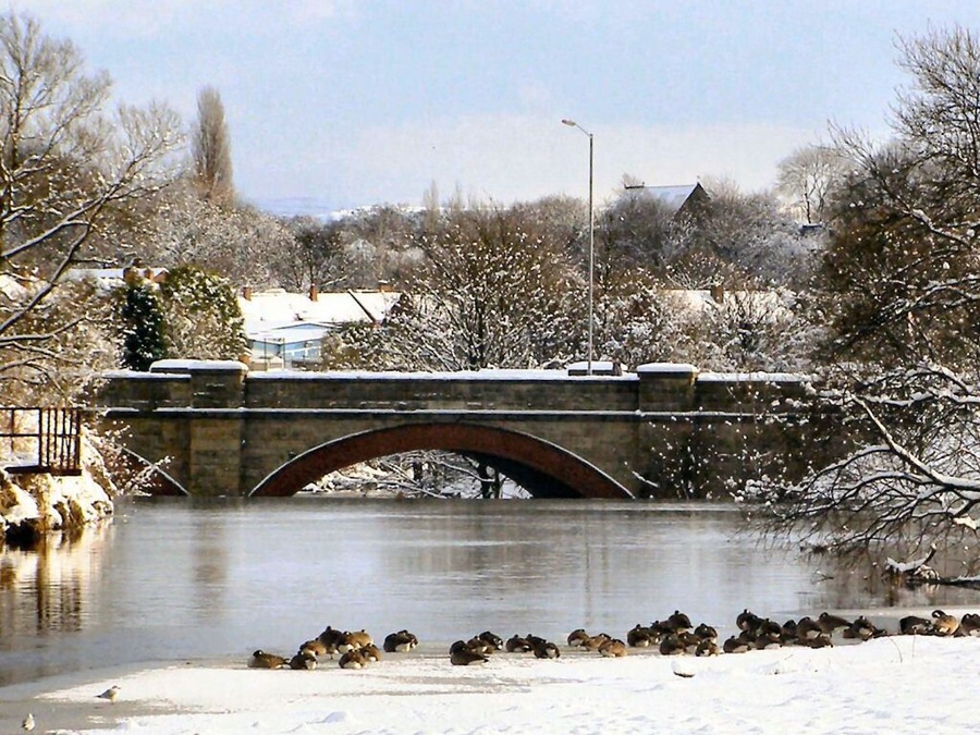 River Irwell, Warth Bridge Here, the Irwell passes under Radcliffe Road.