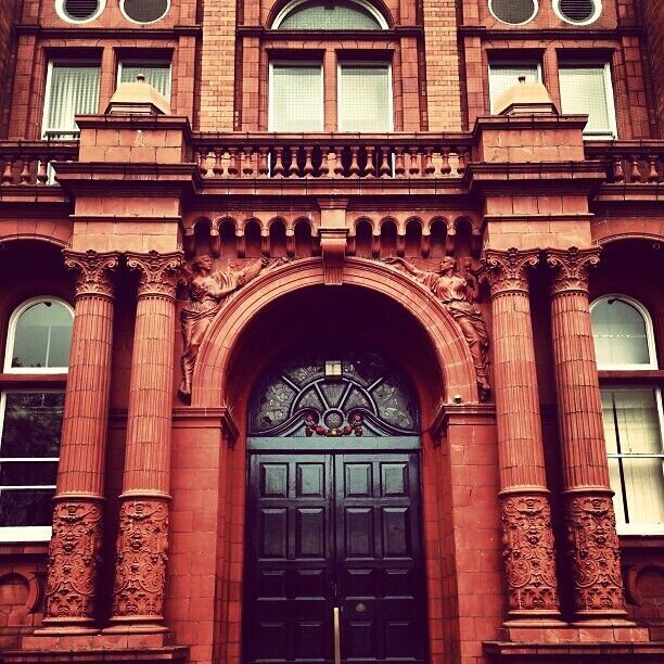 The Peel Building at the University of Salford, built in 1896, this building is considered the origin of the university. It is made from red Accrington bricks and sculpted terracotta.
After going through several evolutions and usages, it is now the home for the School of Environment and Life Sciences.
#architecture