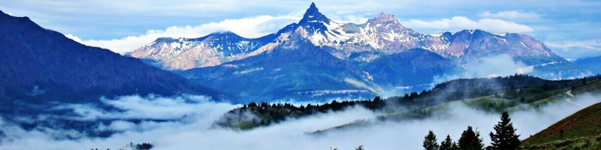 Hwy between Cooke City Mt and Red Lodge Mt summer - early morning
#TroverDetour