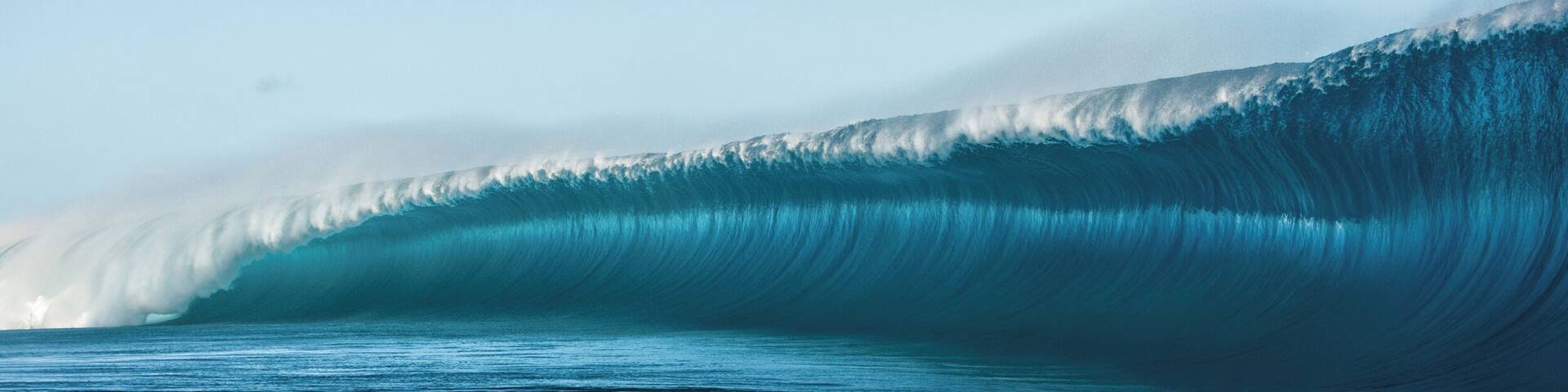 The most breathtaking wave in the world. On a large day Teahupo'o is the heaviest wave in the world due to its unique lagoon. My favorite spot to spend a day.
#teahupoo #tahiti #surf #wave #lifeatexpediagroup #adventure #nature
