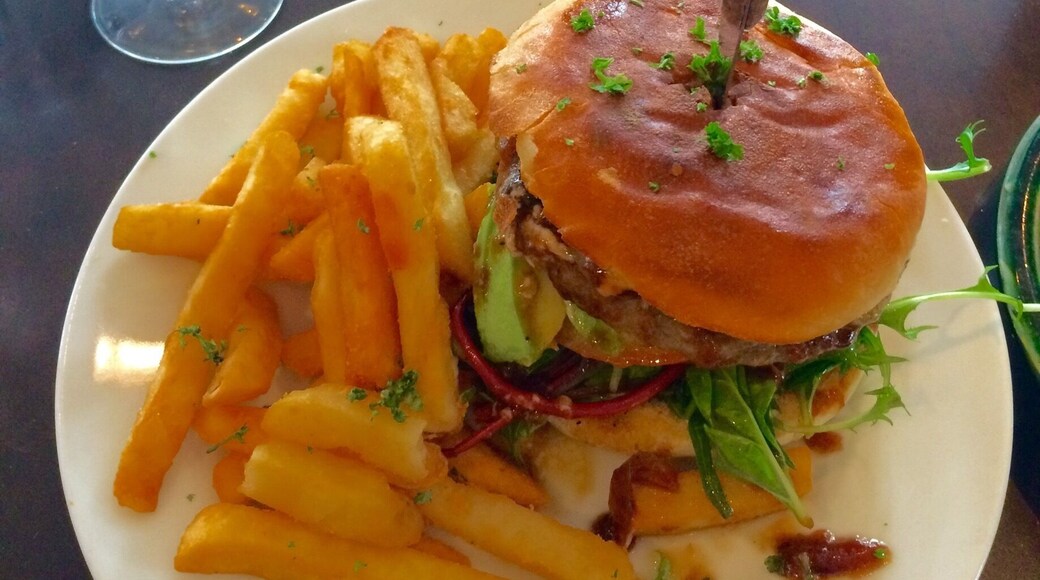 Taylor's burger
Wait was a bit long
Prefer their breakfast more.
$18