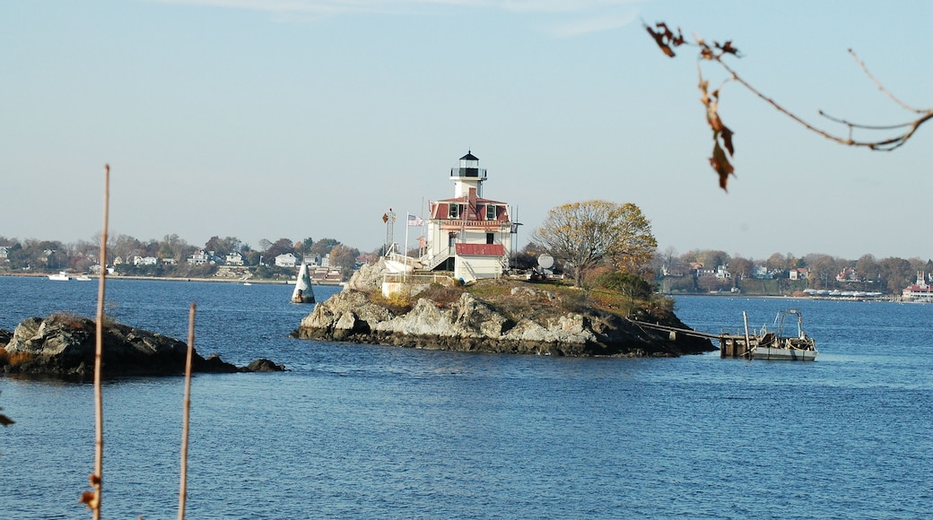 Pomham Rocks Lighthouse