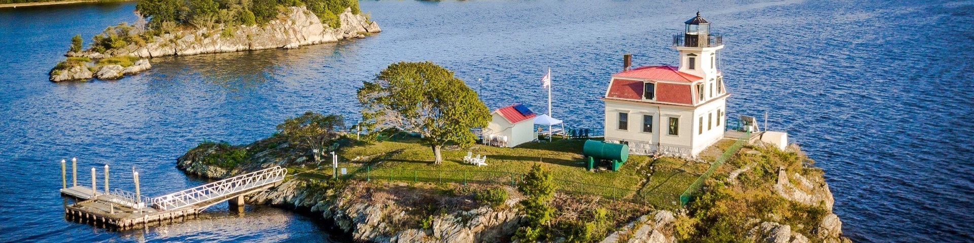 Pomham Rocks Lighthouse