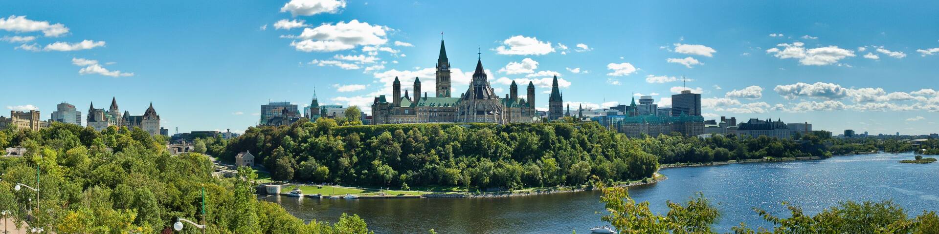 Quebec - Panorama - Parliament Hill