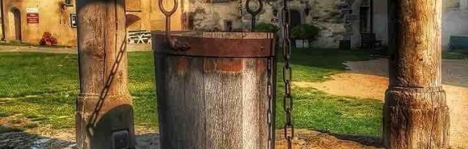 The Harburg Castle is one of the largest, best-preserved castles in all of Germany. Visiting Harburg and the Harburg Castle is like stepping back into the Middle Ages! Harburg Castle is one of the jewels of the Romantic Road. Wonderfully preserved, the castle sits high on a hill and overlooks the town for which it's named.
It is unclear when the first structure was erected, but the castle was first mentioned in a document in 1150. However, historians believe that portions of the castle may have been built in the 10th and 11th centuries, and Roman remains have been found on the site.
Because of its strategic location, it provided a military stronghold during the reign of the Staufer-Kings from 1079 to 1272. It was referenced in documents in 12th century as the Staufer Imperial Castle. In 1295, the castle was transferred to the Count of Oettingen and it has been in the Oettingen, and later the Oettingen-Wallerstein, families ever since.
The castle complex, including the castle house, chapel, sentry walk (complete with holes through which to pour hot oil on invading marauders!), prison tower, dungeon, and various buildings used to support the inhabitants, is surrounded by a wall supporting six towers. In the center of the complex is a large courtyard with a well.