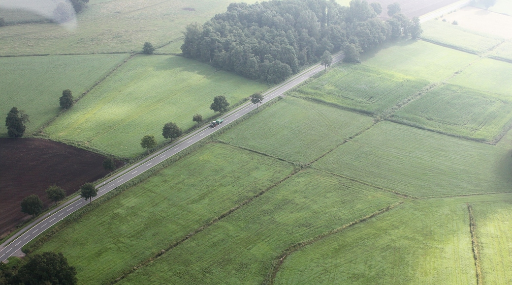 Start am Flugplatz Ganderkesee; weiter Richtung Osten - über Ganderkesee; Richtung Autobahndreieck Stuhr