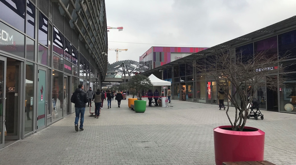 Centre commercial de La soie à Vaulx-en-Velin dans le Rhône en France.