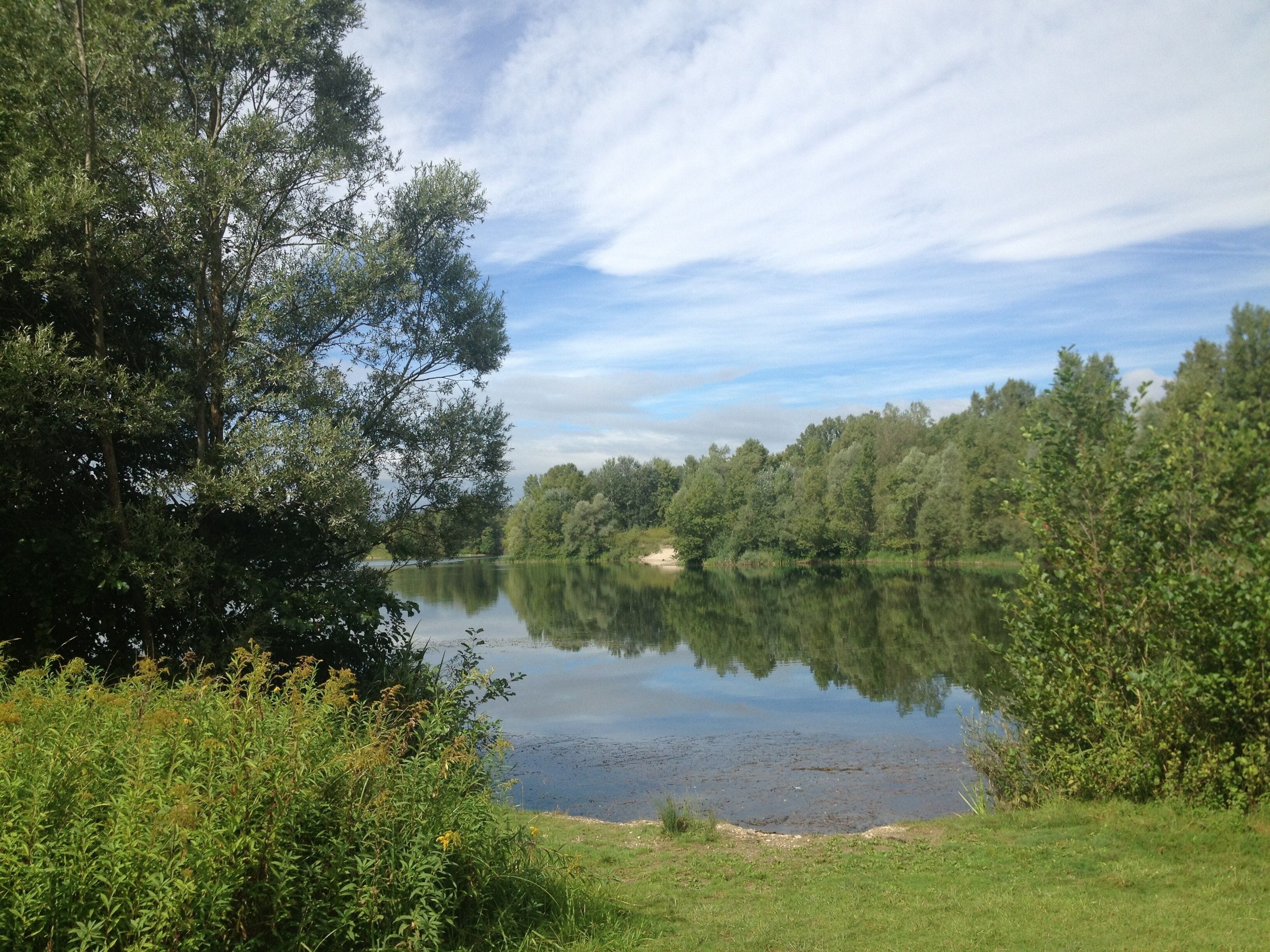 Vue du Lac des Eaux Bleues (côté chemin des Vernes).