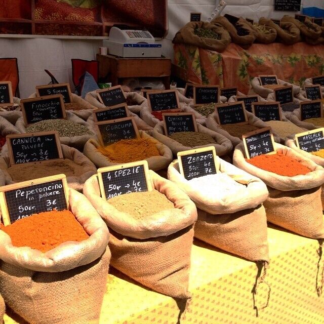 We stumbled upon this amazing festival in Milan, right outside the #CastelloSforzesco in #milan. They had partnerd with the #expo2015 and had amazing things from all over the world! (we even tried donkey sausage!)  I really love how you can find the best things by stumbling on them! Now  #spices #market