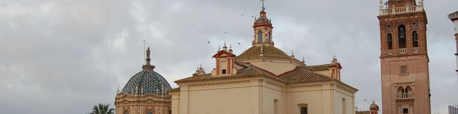 Torre e Iglesia de San Pedro.