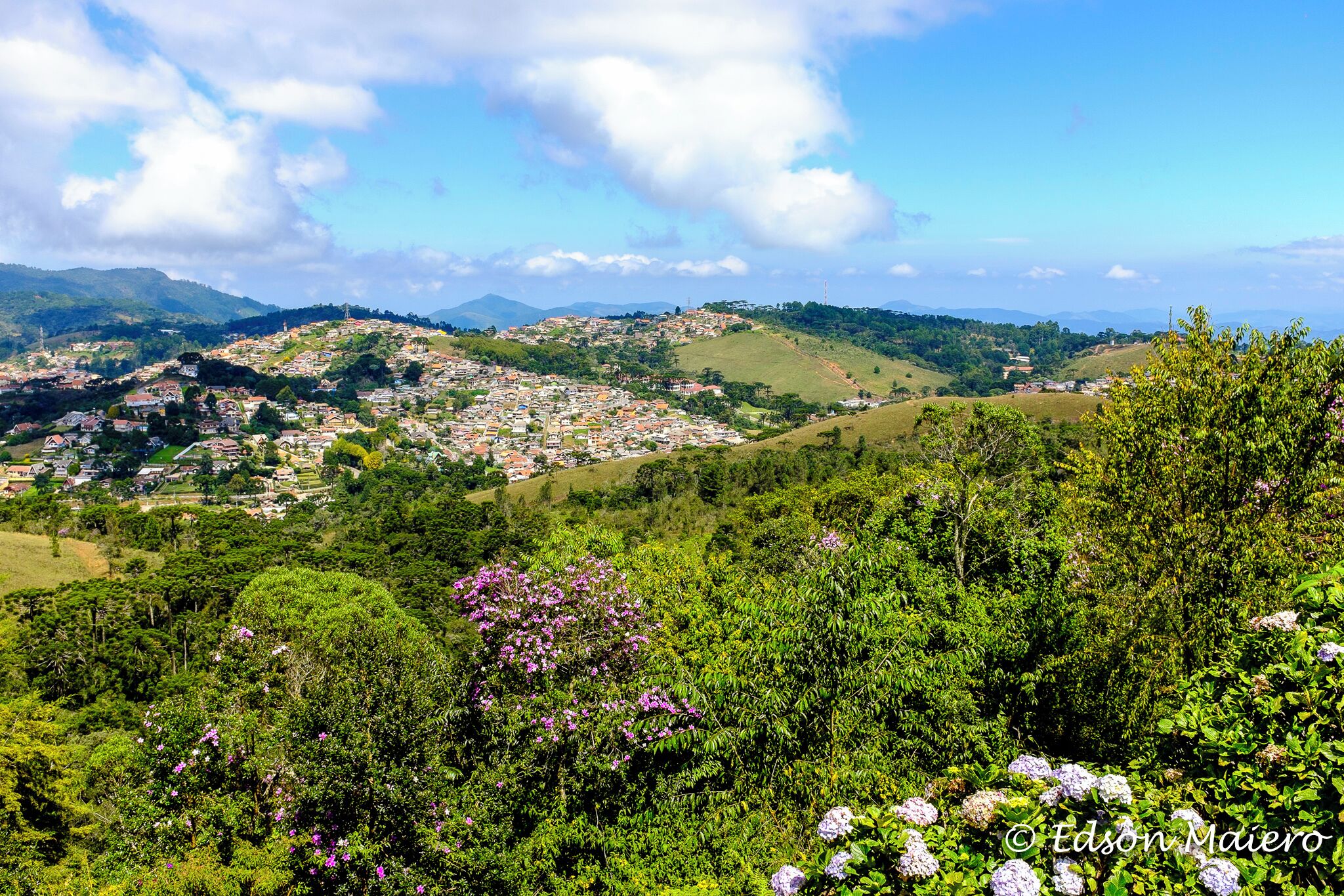 Vista do vale, a partir do Palácio Boa Vista
http://www.phototravel360.com/americadosul/campos-do-jordao-2/
