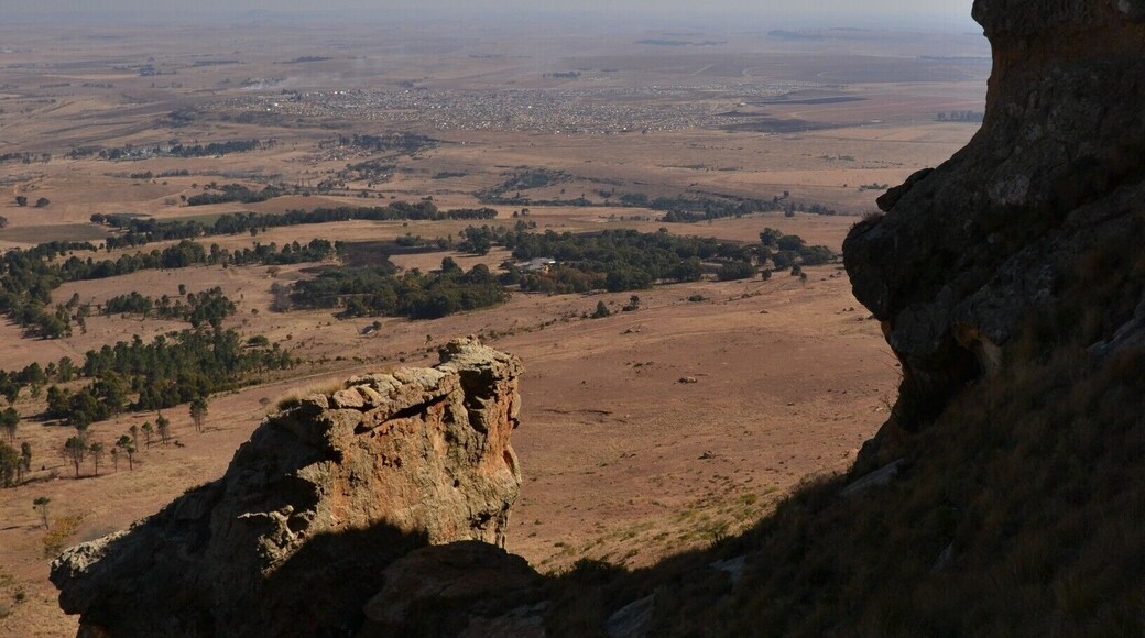 Halfway to the top of Platberg Mountain in Harrismith, South Africa, I stopped for a short time to take a photo. A Mad Max kind of landscape to gaze over.
See more photos and read my story about the climb/hike here: http://www.earthseeing.com/the-climbing-of-platberg-mountain/
#harrismith #platberg #southafrica #mountains #landscape #hiking