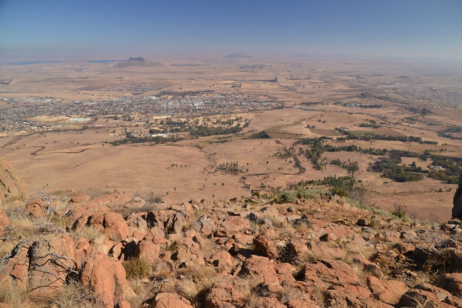 On top of the Platberg mountain in Harrismith, South Africa. A challenging trek for a newbie mountain climber like myself, but so worth it. The landscape is surreal. Like looking out on a post-armageddon world...
More photos and a story behind them, can be found here: http://www.earthseeing.com/the-climbing-of-platberg-mountain/
#southafrica #platberg #mountains #africa #landscape #hiking